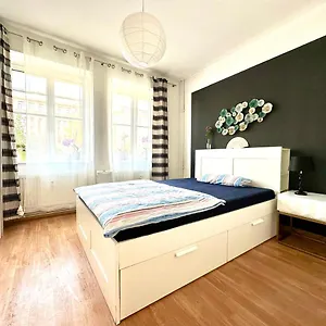 City 15 Apartment